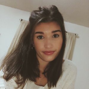 Meet your Posher, Gabriella